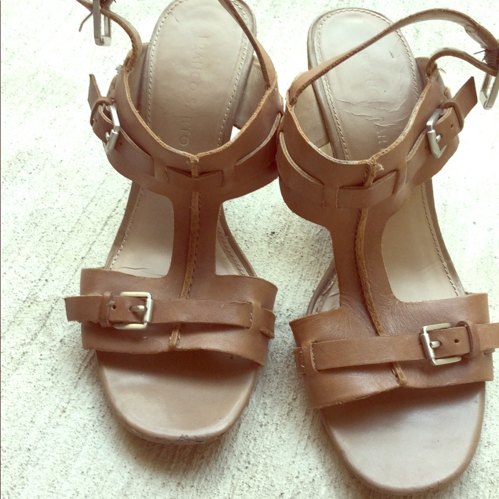 Dark beige SUPER comfy heels! Worn once! 7-7.5